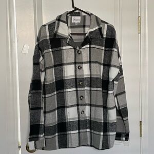 Bizzy 2 XL Black Grey Plaid Shacket